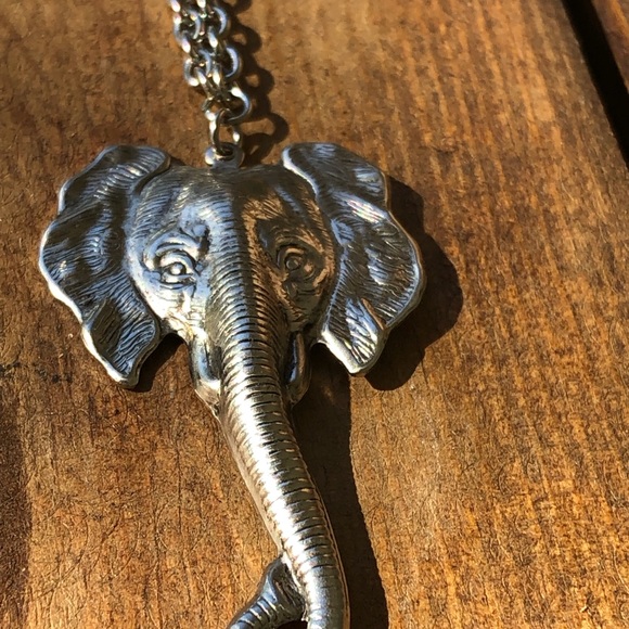 Elephant Carnelian Necklace 🐘 - Picture 2 of 3
